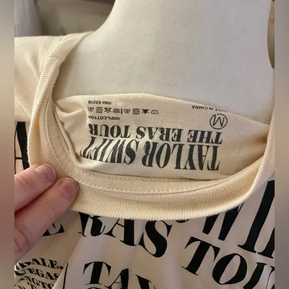 Size Medium Soft 100% Cotton Taylor Swift Eras Tour Shirt - Picture 3 of 3